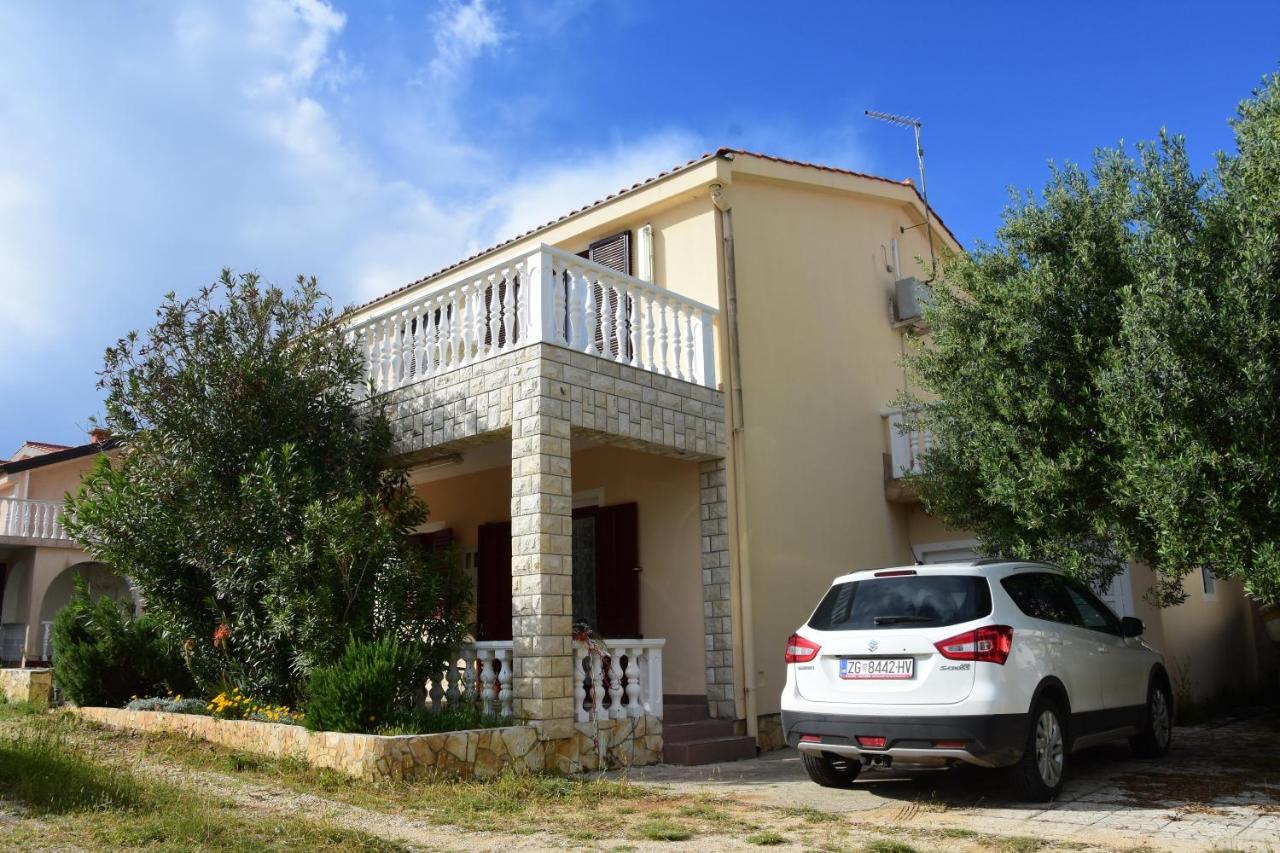 Apartments Zana Vir Exterior photo